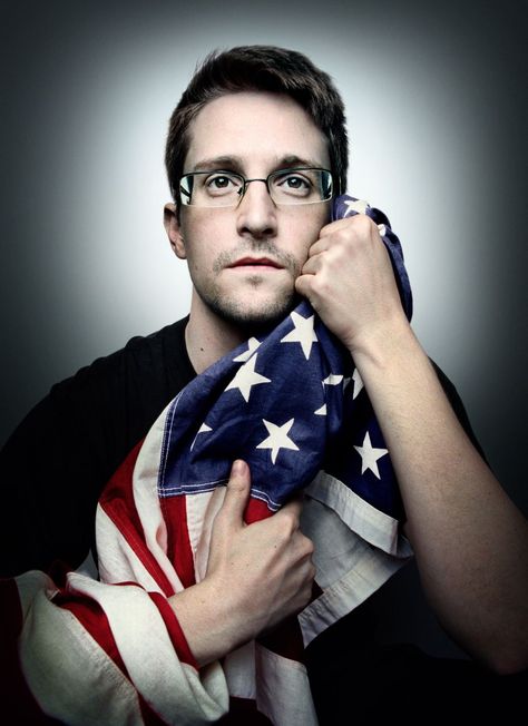 Edward Snowden by Platon Wired Magazine Cover, Jackie Onassis, Edward Snowden, Photographs Of People, Famous Photographers, School Photos, Male Portrait, Creative Portraits, Studio Portraits