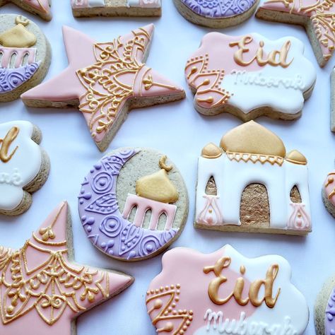 Eid Mubarak cookies! #eidmubarakcookies #customcookiesireland #cookiesdublin #dublincookies #dublinbaker #cookiesireland #handicedcookies #decoratedbiscuits Eid Mubarak Cookies, Eid Cookies, April 11, Custom Cookies, Eid Mubarak, Sugar Cookies, Ramadan, Biscuits, On Instagram