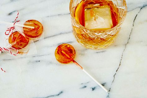 Whiskey Lollipops Recipe: How to Make Alcoholic Lollipops - Thrillist Alcoholic Lollipops, Liquor Lollipops, Lollipops Recipe, Alcohol Candy, Gray Stuff, Boozy Baking, Gourmet Lollipops, Lollipop Recipe, Old Fashioned Love