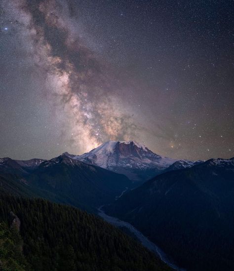 #washingtonstate #mtrainier #milkyway Mount Olympus Washington, Mount Olympus, Mt Rainier, The Milky Way, Nikola Tesla, Iconic Photos, Des Moines, Washington State, Milky Way