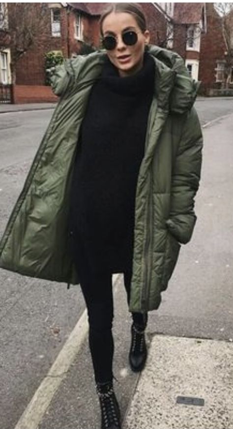 Padded Coat Outfit, Green Puffer Jacket Outfit, Long Puffer Jacket Outfit, Green Parka Outfit, Puffy Jacket Outfit, Puffer Coat Outfit, Parka Outfit, Puffer Outfit, Winter Jacket Outfits