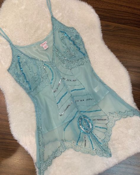 Aquamarine Aesthetic Outfit, Mermaid Core Clothes, Mermaid Core Outfits Casual, Mermaid Outfit Aesthetic, Mermaid Aesthetic Outfit, Mermaid Core Outfit, Mermaidcore Outfit, Jellyfish Outfit, Beachy Fashion