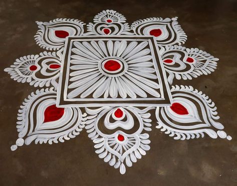 Alpona Rangoli Design, Rangoli With White Colour, White Colour Rangoli, Chitta Design, Border Rangoli Designs Flower, White Rangoli Design Simple, Bengali Rangoli, Rangoli Designs White, White Rangoli Design