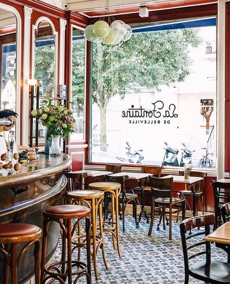 My Paris Style — It is a widely held belief that Paris is not as... Cafe Themed Kitchen, Parisian Style Kitchen, Paris Cafe Interior, Bistro Interior, Countryside Kitchen, Bistro Design, Bistro Kitchen, My Chic Obsession, French Country Decorating Kitchen