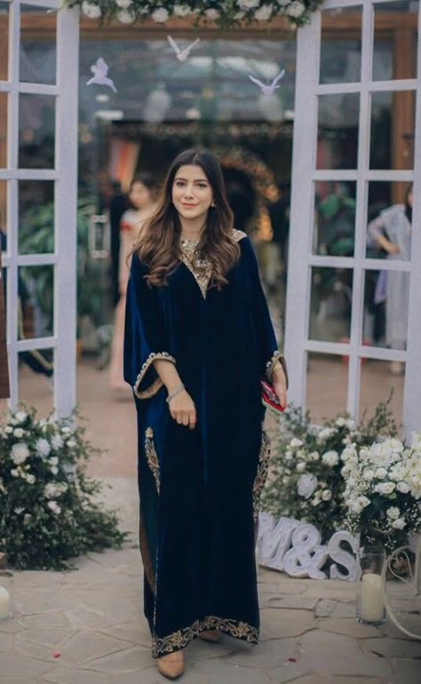 Velvet Kaftan Designs Latest, Velvet Abaya Designs, Velvet Kaftan Dress, Midnight Blue Velvet Dress, Velvet Kaftan, Elegant Maternity Dresses, Cute Maternity Dresses, Pakistani Party Wear Dresses, Wedding Outfits For Women