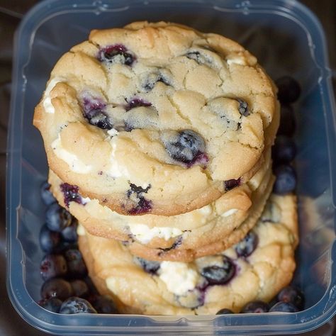 Blueberry Cheesecake Cookies Buckeye Cheesecake Bars, Blueberry Cheesecake Muffins, Blueberry Cheesecake Cookies, Strawberry Banana Cheesecake Salad, Blueberry Muffin Mix, Cheesecake Muffins, Banana Cheesecake, Berry Cheesecake, Favorite Cookie Recipe