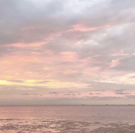 Female Of The Species, Pink Sunset, Pretty Sky, Pink Sky, Pretty Places, Beach Vibe, Sky Aesthetic, Pastel Aesthetic, Pink Aesthetic