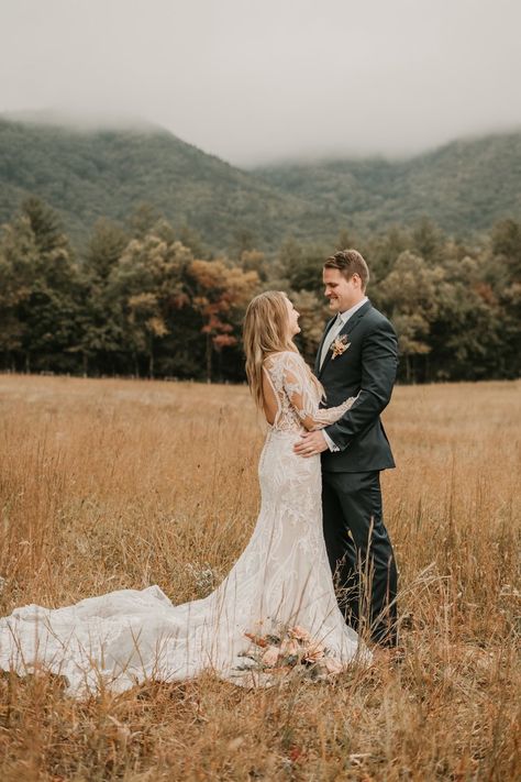 How to Elope in Gatlinburg and the Smoky Mountain National Park Cades Cove Wedding, Field Elopement, Gatlinburg Elopement, Gatlinburg Weddings, Perfect Fall Day, Elopement Planner, Smoky Mountain Wedding, Cades Cove, Smoky Mountain National Park