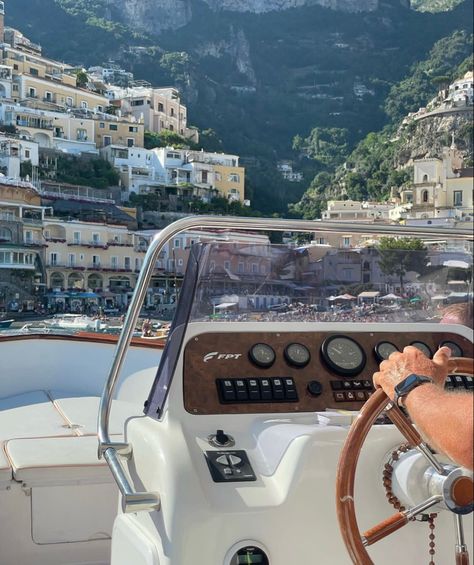 Yacht Aesthetic, Vacation Money, Europe Summer, Future Lifestyle, Italian Summer, Dream Lifestyle, Old Money Aesthetic, European Summer, Luxury Yachts