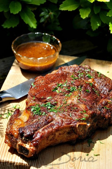 Côte de bœuf au sirop d'agave, miel, à la moutarde de Meaux Short Ribs Slow Cooker, Ribs In Oven, Beef Ribs Recipe, Baked Ribs, French Recipes, Rustic Plates, Roast Beef Recipes, How To Cook Beef, Ribs On Grill