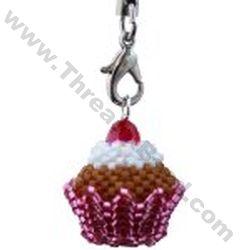 Charming 3D Cupcake Bead Pattern By ThreadABead Beaded Cupcake Earrings, 3d Cupcake, Braided Jewelry, Beaded Things, Braid Jewelry, Bead Pattern, Pony Beads, Beaded Jewelry Diy, Jewelry Diy