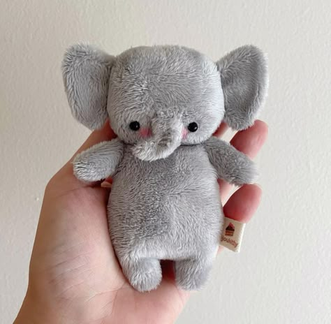 Sewing Templates, Cute Squishies, Cute Sewing Projects, Handmade Plushies, Animal Sewing Patterns, Sewing Stuffed Animals, Elephant Plush, Kawaii Plushies, Diy Crafts To Do