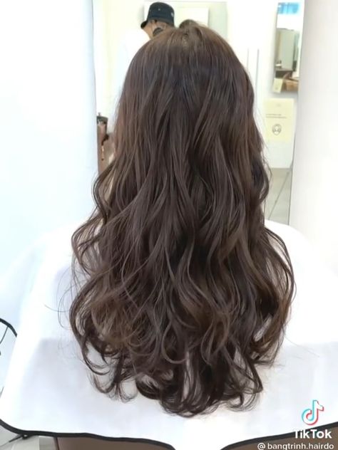 Setting Perm Korean Long Hair, Wavy Hair At The End, C Curl Perm Korean Long Hair, Digiperm Long Hair, Permed Hairstyles Medium Wavy, Korea Curly Hair, Korean Perm Long Wavy Hair, Asian Wavy Hairstyles, Asian Hair Perm Loose Waves