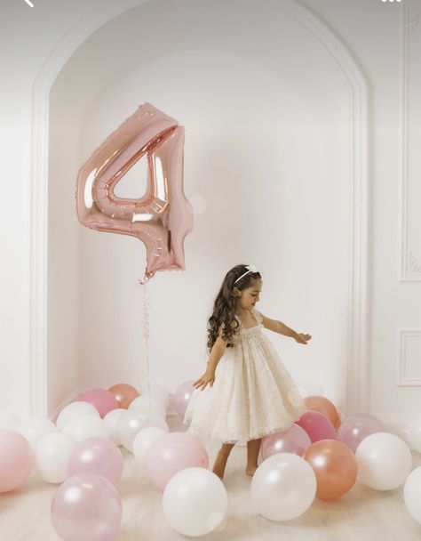 Four Year Old Birthday Photoshoot, 4th Birthday Girl Photoshooting, 3 Year Photoshoot Ideas, Toddler Girl Birthday Photoshooting, 4 Birthday Photoshoot Ideas, Girl Birthday Photoshooting Ideas, Four Year Old Photo Shoot, Two Year Photoshoot, Baby Girl Birthday Photoshooting