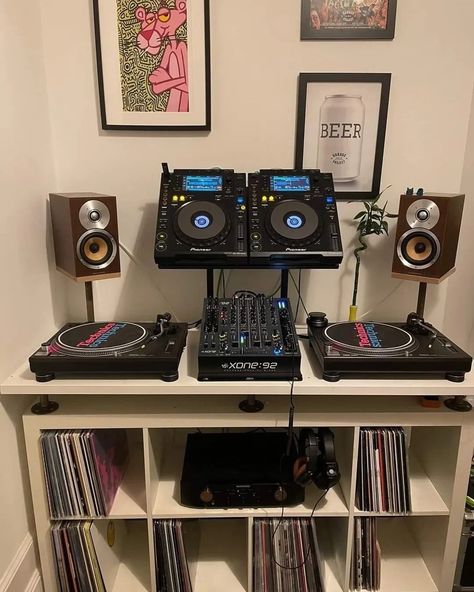 Dj Turntables Dj Setup, Dj Room Ideas, Dj Setup Ideas Home, Home Dj Setup, Home Filing System, Dj Console, Turntables Dj, Dj Table, Female Dj