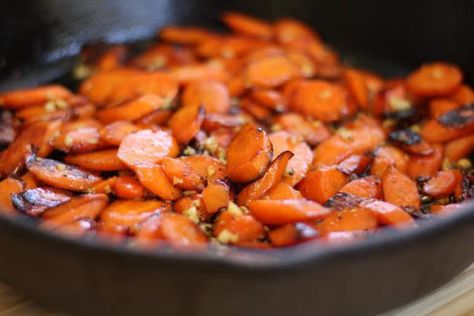 cast iron carrots Honey Garlic Glaze, Camping Dessert Recipes, Garlic And Honey, Honey Carrots, Easy Vegetable Recipes, Garlic Honey, Camping Dishes, Iron Recipes, Iron Skillet Recipes