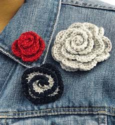 Great pattern. Have made several of these. Crochet Rosette Pattern Free, Yarn Embellishments, Crochet Rosette, Crochet Nook, Crocheted Rose, Rosette Pattern, Crochet Roses, Easy Flowers, Free Crafts