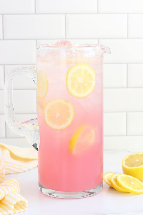 Whip up this easy 3-ingredient pink punch! Perfect for parties, it's quick, delicious, and sure to impress. Get the recipe now! Pink Punch Recipe Non Alcoholic, Pink Punch Recipe, Pink Baby Shower Punch, Pink Lemonade Punch, Pink Punch Recipes, Princess Punch, Pink Party Punches, Bridal Shower Punch, Easy Party Punch