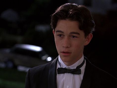 10 things I hate about you (1999) Joseph Gordon Levitt Young, Cameron James, 10 Things I Hate About You, Joseph Gordon, Joseph Gordon Levitt, Hottest Guy Ever, Hot Actors, Iconic Movies, Cute Actors