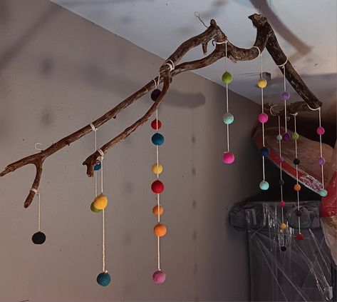 Dry Tree Branches Decoration Diy, Dry Tree Branches Decoration, Branch Mobile, Tree Branch Crafts, Dried Tree Branches, Mobile Decor, Daycare Classroom, Tree Branch Decor, Dry Tree