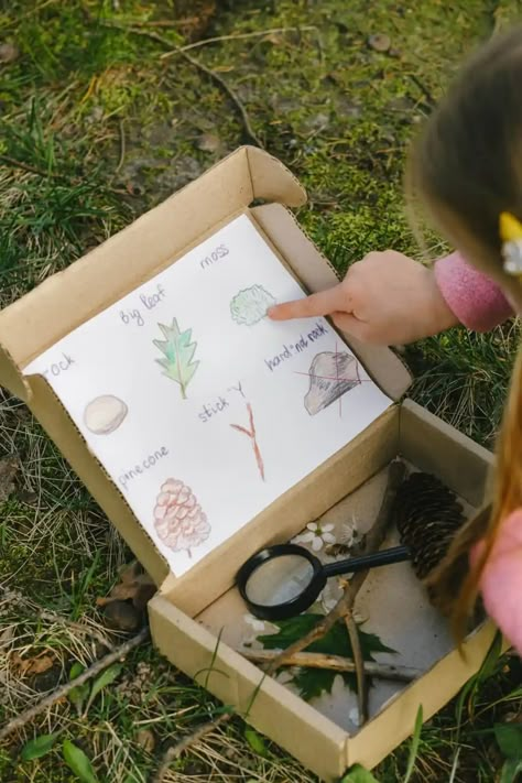 Nature Hunt for Kids with Free Scavenger Hunt Printables - Crunchy Family Nature Hunt For Kids, Free Scavenger Hunt Printables, Gardening Preschool, Gardening Activities For Kids, Preschool Gardening, Nature Walk Scavenger Hunt, Sensory Jars, Prep Room, Animation Nature