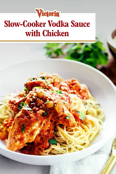 Vodka Sauce, Dinner Entrees, Chicken Crockpot Recipes, Crockpot Recipes Slow Cooker, Crockpot Recipes Easy, Dinner Time, Main Dish Recipes, Chicken Dinner, Tasty Dishes