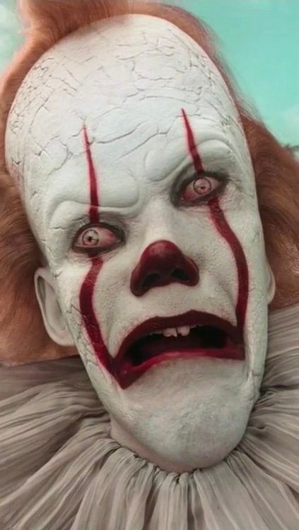 A review of Andy Muschietti's horror sequel, It Chapter Two Clown Pfp, Es Pennywise, It Chapter Two, Movies Horror, Scary Films, Clown Horror, Pennywise The Clown, Pennywise The Dancing Clown, Scary Movie Characters