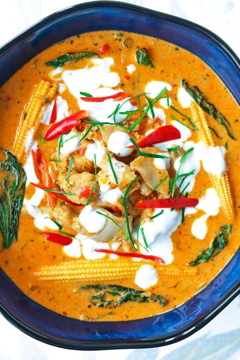 Thai Panang Chicken Curry (Easy Weeknight Recipe!) - That Spicy Chick Green Curry Shrimp, Panang Chicken, Thai Panang Curry, Panang Curry Recipe, Panang Curry Paste, Thai Green Chicken Curry, Curry Easy, Panang Curry, Thai Green Curry