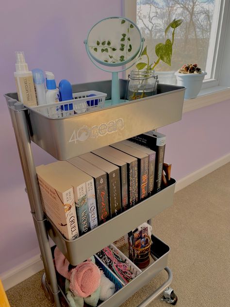 Storage Cart Ideas Aesthetic, Trolley Cart Aesthetic, Organize Cart Ideas, Utility Cart Nightstand, Organization Cart Ideas, 3 Tier Cart Aesthetic, Utility Cart Aesthetic, Hostel Room Organization Ideas, Bookish Dorm Room