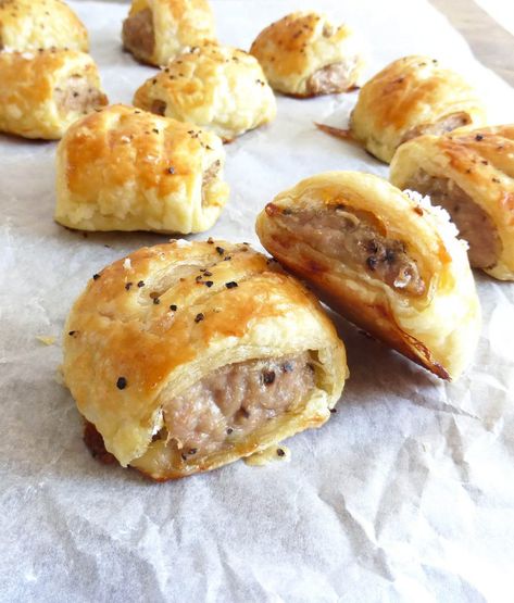 Simple Homemade Chicken Sausage Rolls Homemade Chicken Sausage, Gluten Free Alternatives, Sausage Rolls Puff Pastry, Best Sausage Roll Recipe, Chicken Sausage Rolls, Sausage Roll Recipe, Puff Pastry Chicken, Homemade Sausage Rolls, Chicken Mince