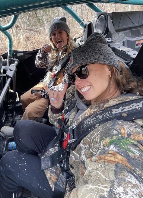 Leah Fish, Country Girl Aesthetic, Country Best Friends, Luke Bryan Concert, Cute Country Couples, Country Girl Life, Country Summer, Cute Country Outfits, Western Life