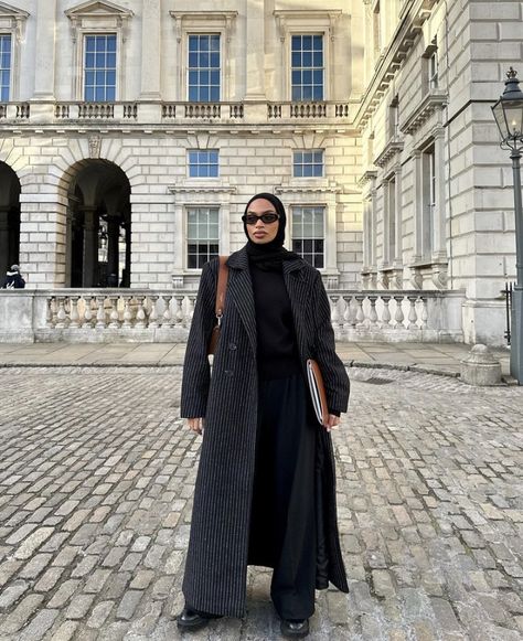 Winter Outfits London, Hijabi Winter Outfits, Modest Winter Outfits, Modest Outfits Muslim, Muslimah Style, Hijabi Outfit, Modern Hijab Fashion, London Outfit, Hijabi Style