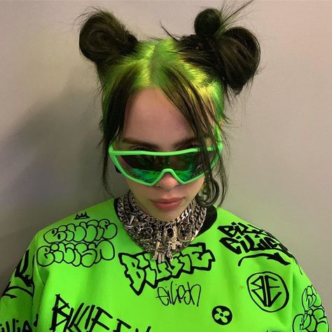 Billie Eilish’s Slime Green Hair, Beyoncé’s Braids, and More of This Week’s Best Beauty on Instagram Photos | W Magazine Hair Color Unique, Grunge Look, Kate Beckinsale, Unique Hairstyles, Dolly Parton, Grunge Hair, 인물 사진, Celebrity Hairstyles, Hair Transformation