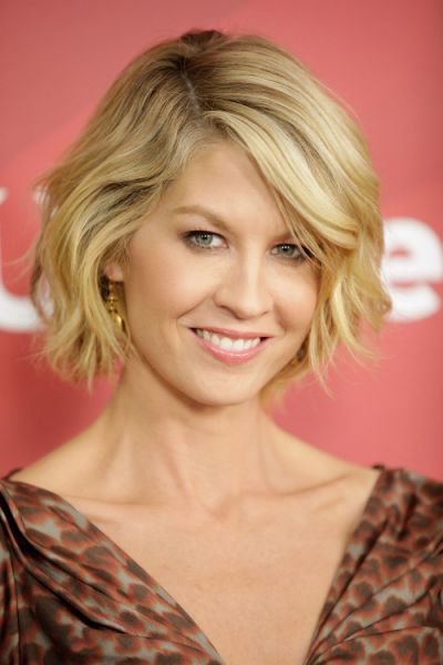 Jenna Elfman, Celebrity Secrets, Jenna Elfman, Short Wavy Haircuts, Cheap Human Hair Wigs, Short Wavy Bob, Wavy Bob Haircuts, Ombre Bob, Long Human Hair Wigs, Wavy Bob Hairstyles, Wavy Haircuts