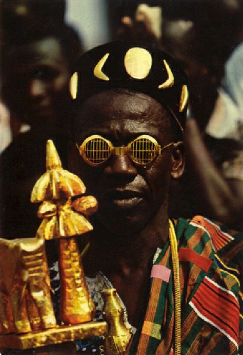 African Chief, Vintage Africa, Africa Vintage, African Aesthetic Photography, 70s Africa, Western African Culture, Vintage African Photos, Black Royalty, African Royalty