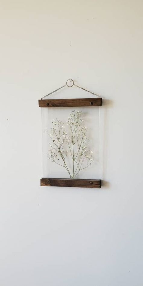 White Gypsophila pressed flower frame, botanical print set, pressed flowers herbarium floating frame, pressed flower art, nature decor - Etsy 日本 Flower College, Botanical Bedroom, White Gypsophila, Pressed Flower Frame, Earthy Decor, Framed Botanical Prints, Pressed Flower Crafts, Flower Press, Botanical Print Set