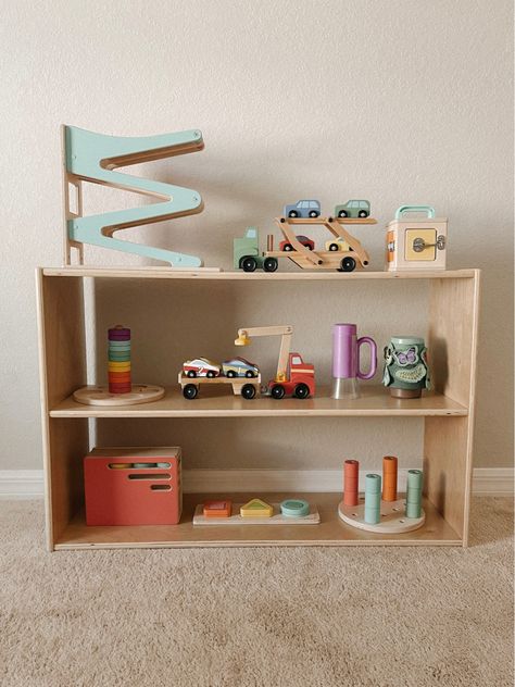 Diy Toy Shop, Baby Toy Shelf, Diy Toy Shelf, Montessori Furniture Diy, Diy Montessori Shelf, Daycare Shelves, Montessori Living Room, Montessori Shelf Ideas, Homemade Shelves