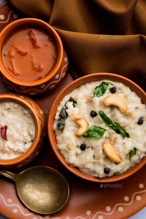 Ven Pongal Recipe, Ven Pongal, Pongal Recipe, Moong Dal, Coconut Chutney, South Indian Food, Grammar Worksheets, Food Images, 2024 Vision