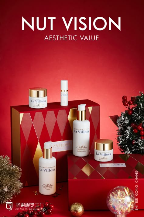 Christmas Skincare Campaign, Luxury Christmas Packaging, Christmas Cosmetics Photography, Christmas Product Shoot, Gift Box Photography, Poster Natal, Products Graphic Design, Christmas Product Photography, Christmas Packaging Design