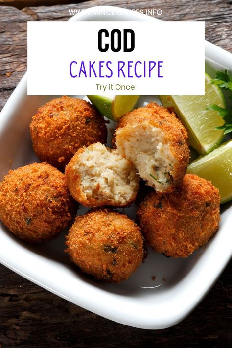 Golden Cod Cakes With Garlic Mayonnaise - These golden cod cakes with garlic mayonnaise are so easy to prepare. Enjoy this delicious recipe made with fresh cod fish. #CodCakes #SeafoodRecipe #GarlicMayonnaise #EasyRecipe Leftover Cod Recipes, Cod Fish Casserole Recipes, Cod Cakes Recipes, Big Dinner Recipes, Cod Croquettes, Fishball Recipe, Cod Fish Cakes, Cod Cakes, Garlic Mayonnaise