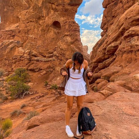 LEXI HIDALGO on Instagram: “I was like a kid in a candy store @ arches” Arizona Hiking Outfit Summer, Arizona Hiking Outfit, Lexi Hildago, Grand Canyon Outfit, Arizona Outfits, Grand Canyon Pictures, Grand Canyon Vacation, Lexi Hidalgo, Arizona Aesthetic