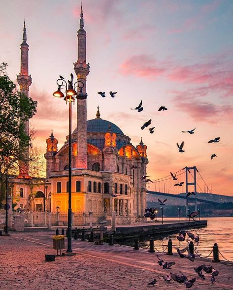 Best vacation destinations Istanbul Pictures, Istanbul Turkey Photography, Nice Photography, Istanbul Photography, Travel Turkey, Istanbul City, Istanbul Travel, Mosque Architecture, Persian Art