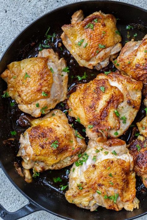 Pan Seared Chicken Thighs, Pan Roast, Chicken Breast Crockpot Recipes, Crockpot Chicken Breast, Seared Chicken, Pan Seared Chicken, Ground Chicken Recipes, Fried Chicken Breast, Weeknight Dinner Recipes Easy