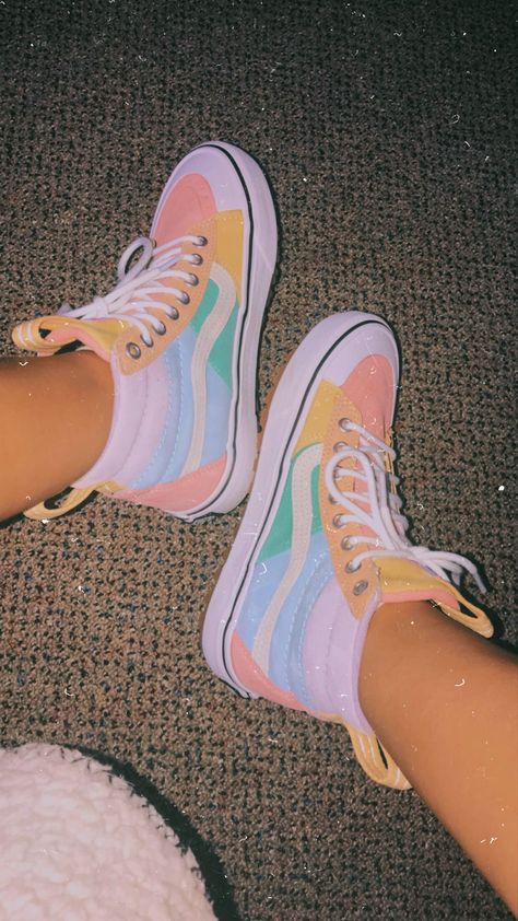 Pastel Vans, Cute Vans, Pretty Sneakers, Embroidery Shoes, Preppy Shoes, Creative Shoes, Trendy Shoes Sneakers, Cute Nikes, Fresh Shoes