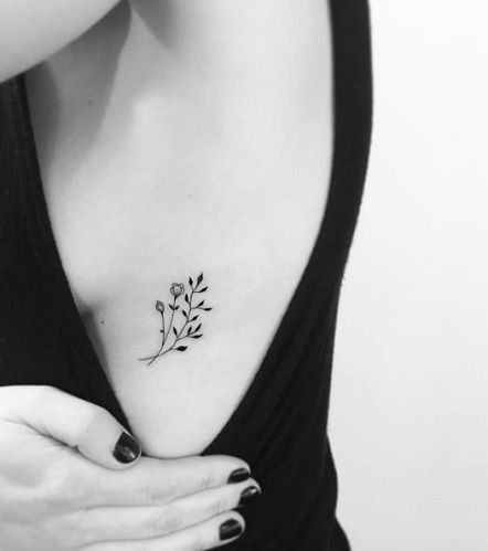 Womens Rib Tattoos, Rib Tattoo Designs, Flower Rib Tattoo, Flower Tattoo On Ribs, Small Rib Tattoos, Tattoos On Side Ribs, Rib Tattoos For Women, Simple Tattoos For Women, Travel Tattoos