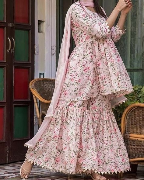 Summer Collection...Pure Cotton Floral Printed Peplum top with Sharara Set and Soft Georgette Dupatta...Available in many designs and colors...Stitched on Order👗Shipping Worldwide⛴..Call or DM 📲for price🎀💐 @blackpinkofficial @newdesigners @latest_trendings_ @bollywoodstylefile @amazingfashionboutique @buttons_bows_3.1 @newstyle288 @online_shopping_is_happiness @handpainted_dupattas @handprintsclub @floralstreet_luxuryflowers @floralprintofficial @birdfishprints @hand_embroidery_ Cotton Sharara, Gharara Designs, Sharara Designs, Nikkah Dress, Gaun Fashion, Pakistani Dresses Casual, Salwar Kamiz, Designer Saree Blouse Patterns, Sleeves Designs For Dresses