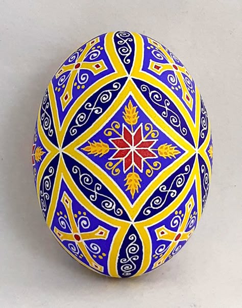 Ukranian Eggs Design, Pysanky Eggs Pattern Ideas, Ukraine Eggs, Pisanki Eggs, Egg Artwork, Pysanky Eggs Pattern, Pysanky Egg, Paper Mache Eggs, Egg Game