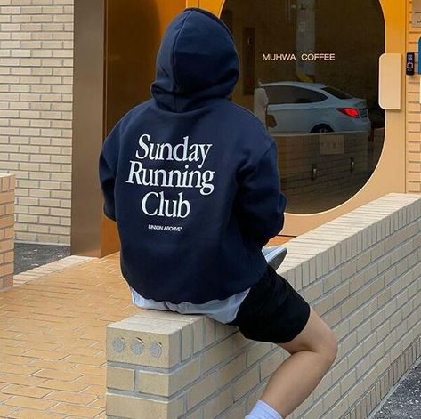 Apparel Design Inspiration, Running Club, Vintage Trends, Shirt Design Inspiration, Tony Moly, Trending Today, Oversize Hoodie, Vintage Cotton, Apparel Design