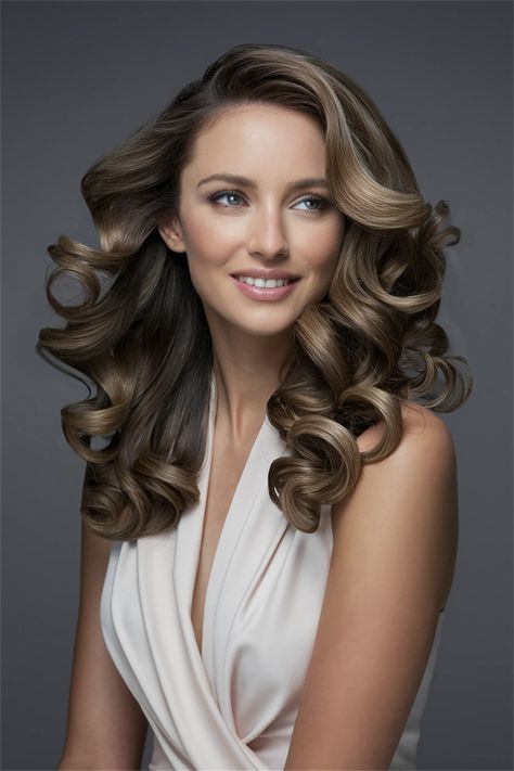 Embrace the beauty of long hair with this gorgeous cascading curly hairstyle! Perfect for any occasion, these soft, voluminous curls frame the face beautifully, adding an air of elegance and sophistication. Whether you're heading to a wedding or a casual brunch, this look is sure to turn heads. Discover how to achieve these stunning curls and elevate your style game with these chic curly hairstyles. Big Bouncy Curls, Curls For Long Hair, Big Curls, Voluminous Curls, Curl Styles, Bouncy Curls, Beautiful Curls, Haircuts For Medium Hair, Medium Hair Styles