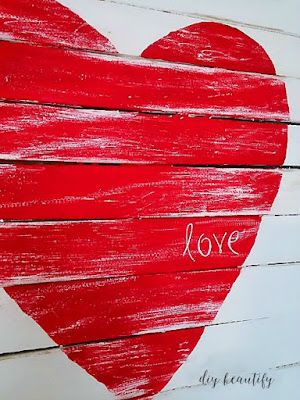 Farmhouse Diy Projects, The Word Love, Valentines Sign, Pallet Creations, Valentine Projects, Pallet Crafts, Word Love, My Funny Valentine, Pallet Signs